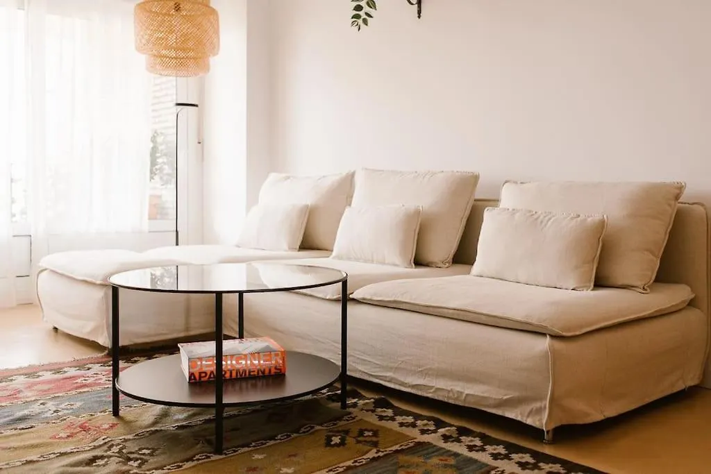 Cozy But Modern 2 Bed/Bath Perfect For Families Apartment Seville Spain