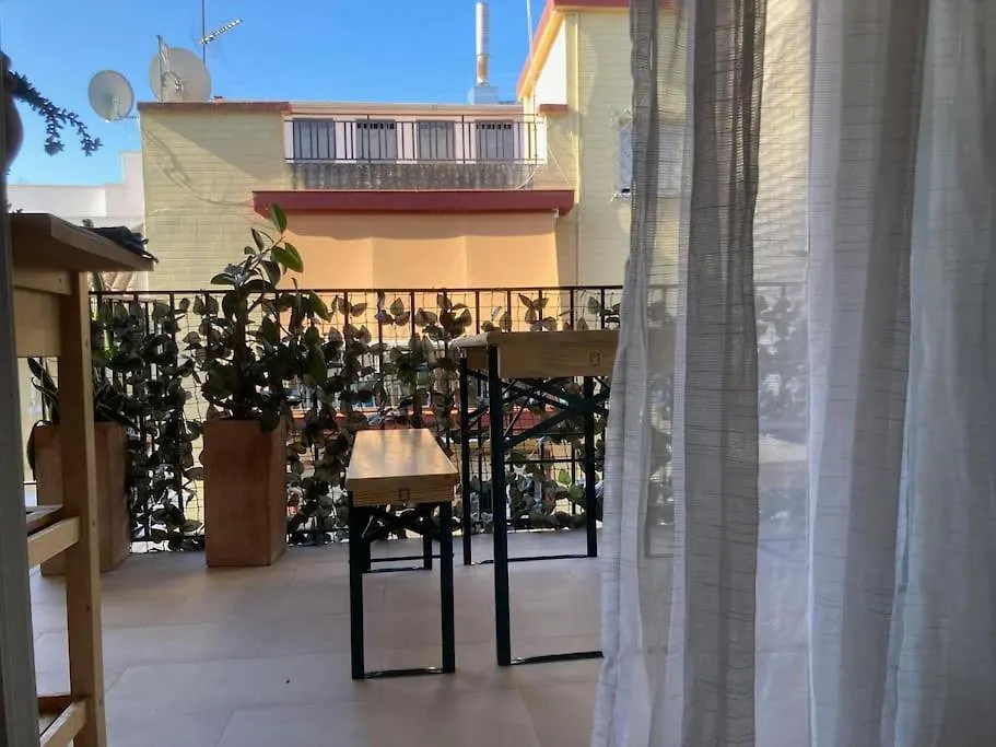 Cozy But Modern 2 Bed/Bath Perfect For Families Apartment Seville Spain